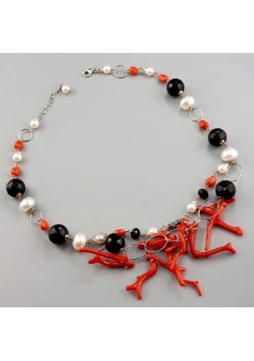 Collana, corallo rosso, agata nera, perle di fiume CN2070