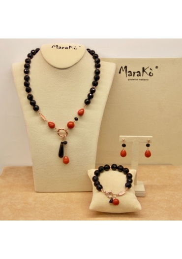 Parure Agata nera e Pasta corallo rosso. Indossabile laterale, con o senza ciondoli﻿