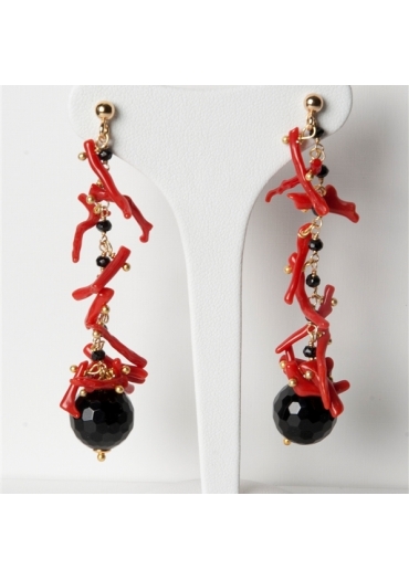 Orecchini,  agata nera,  spinello nero, Corallo rosso,﻿