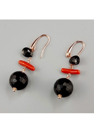 Orecchini spinello nero, agata nera, corallo rosso sardo﻿